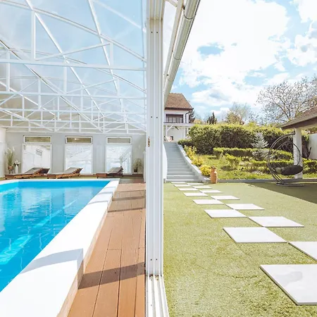 Sunshine Villa *