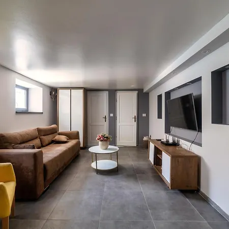 Sunshine Villa *